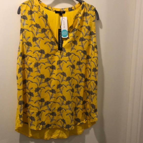 Yellow Printed Sleeveless Blouse (Size Large) - Picture 3 of 12